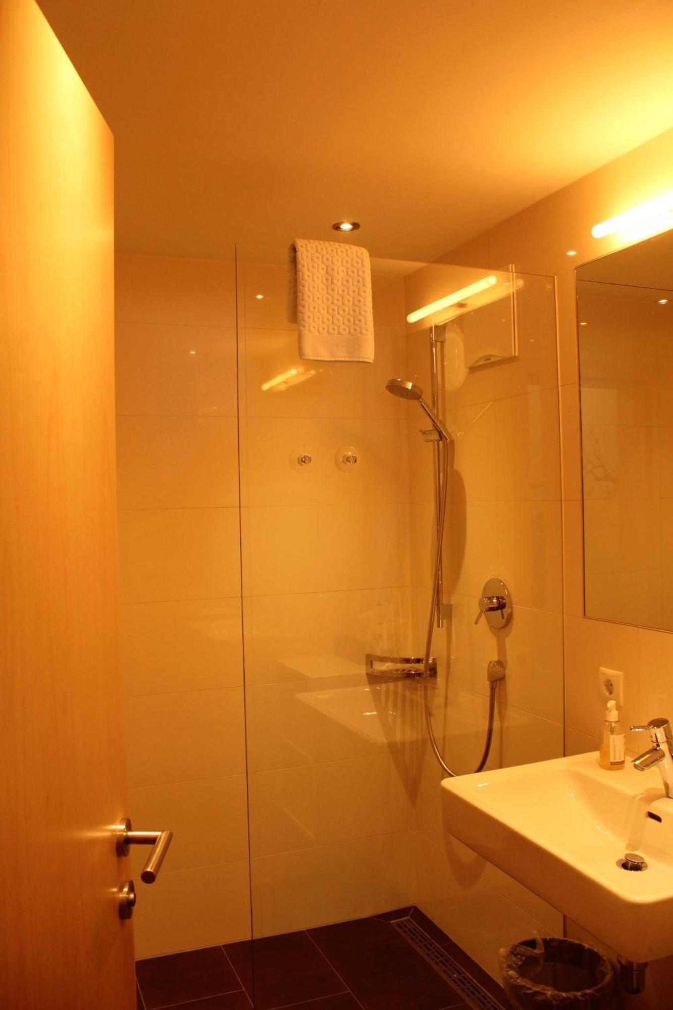 Valbella Bed & Breakfast Partenen Δωμάτιο φωτογραφία